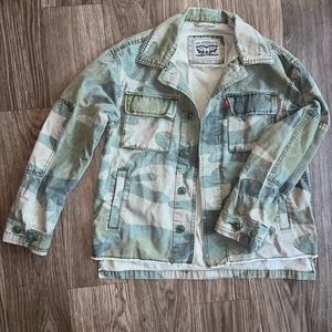 Levi’s camo jacket